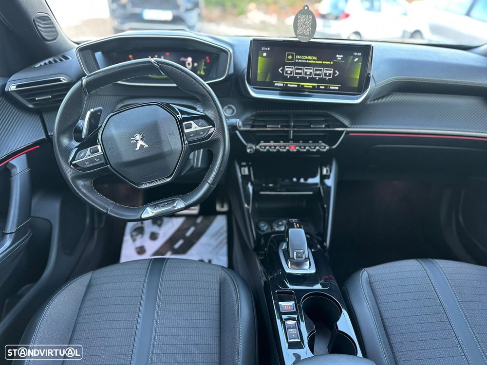 Peugeot 2008 PureTech 130 EAT8 GT Pack - 8