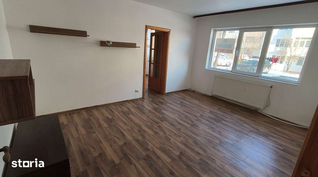 Vand/Schimb Apartament 2 Cam. Parter Central Cabinet/Spatiu Comer. !!! — fotografia 3
