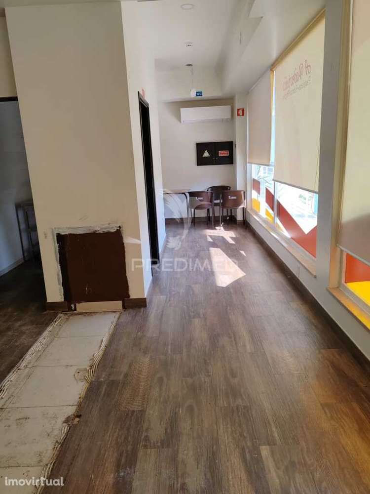 Loja em Alcobaça com potencial para habitação - Grande imagem: 3/29