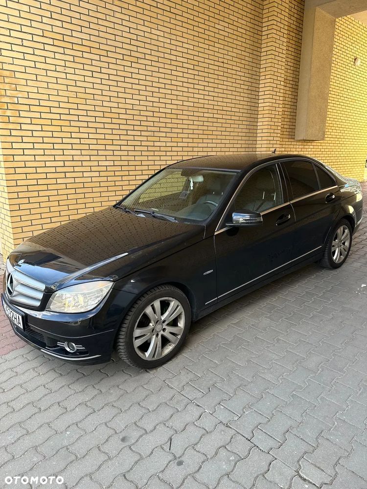Mercedes-Benz Klasa C 180 CGI Automatik BlueEFFICIENCY Avantgarde - 10