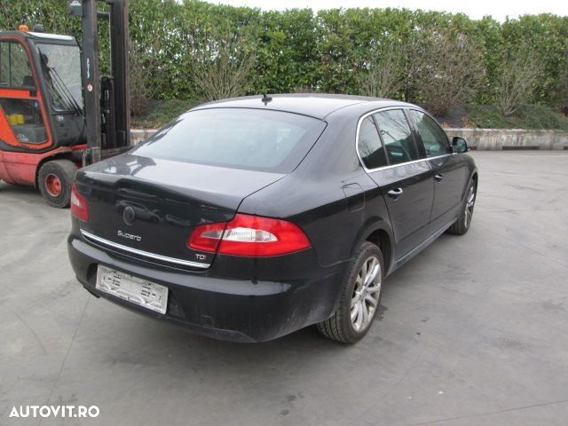 Dezmembrez Skoda Superb 2.0 TDI ,an 2010 ,cod motor BMM - 4