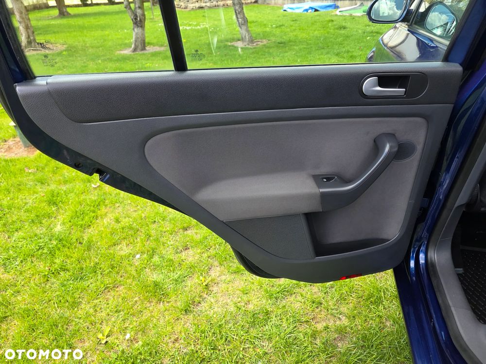 Volkswagen Golf Plus - 26
