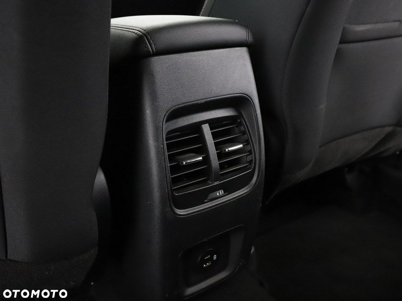Ford Kuga 1.5 EcoBlue FWD Titanium - 39