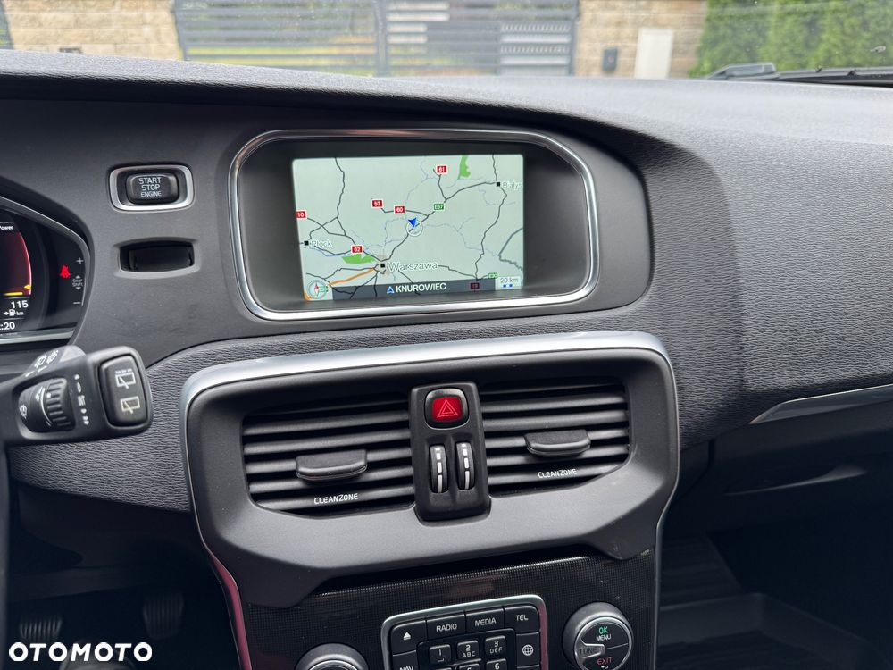 Volvo V40 D3 Momentum - 25