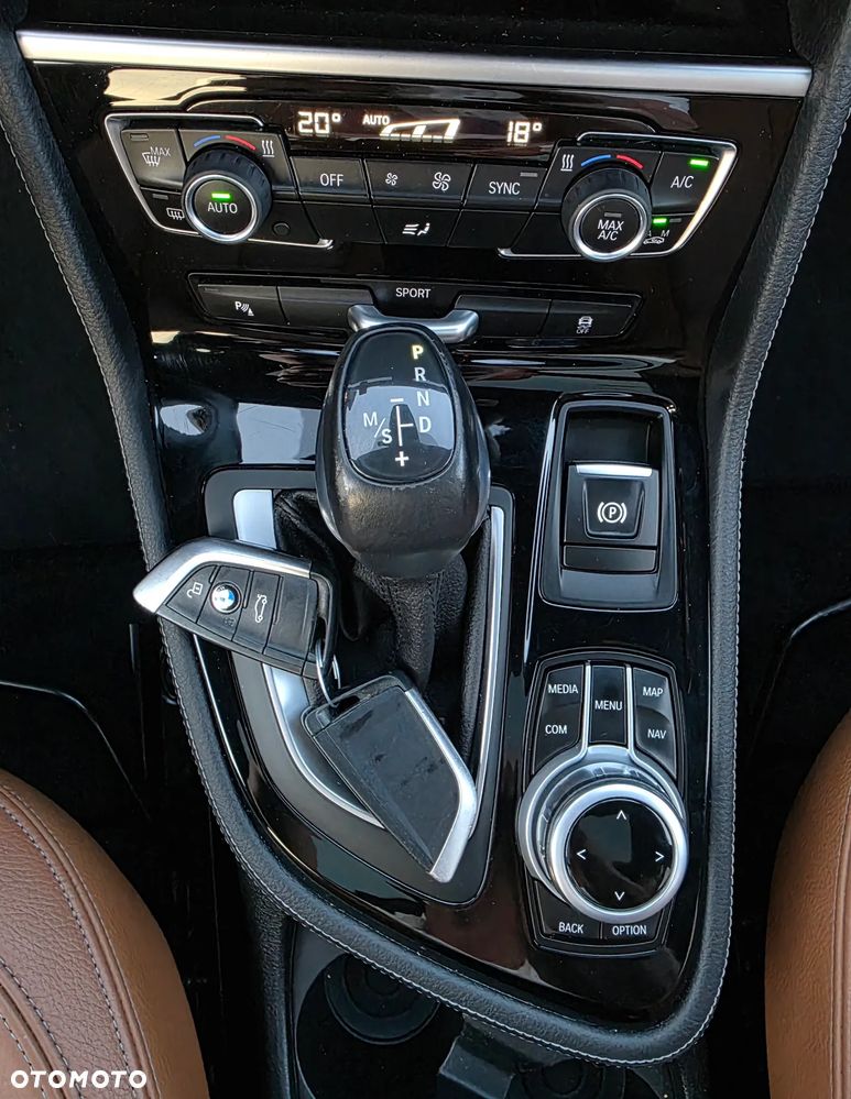 BMW Seria 2 218d Sport-Aut Luxury Line - 24