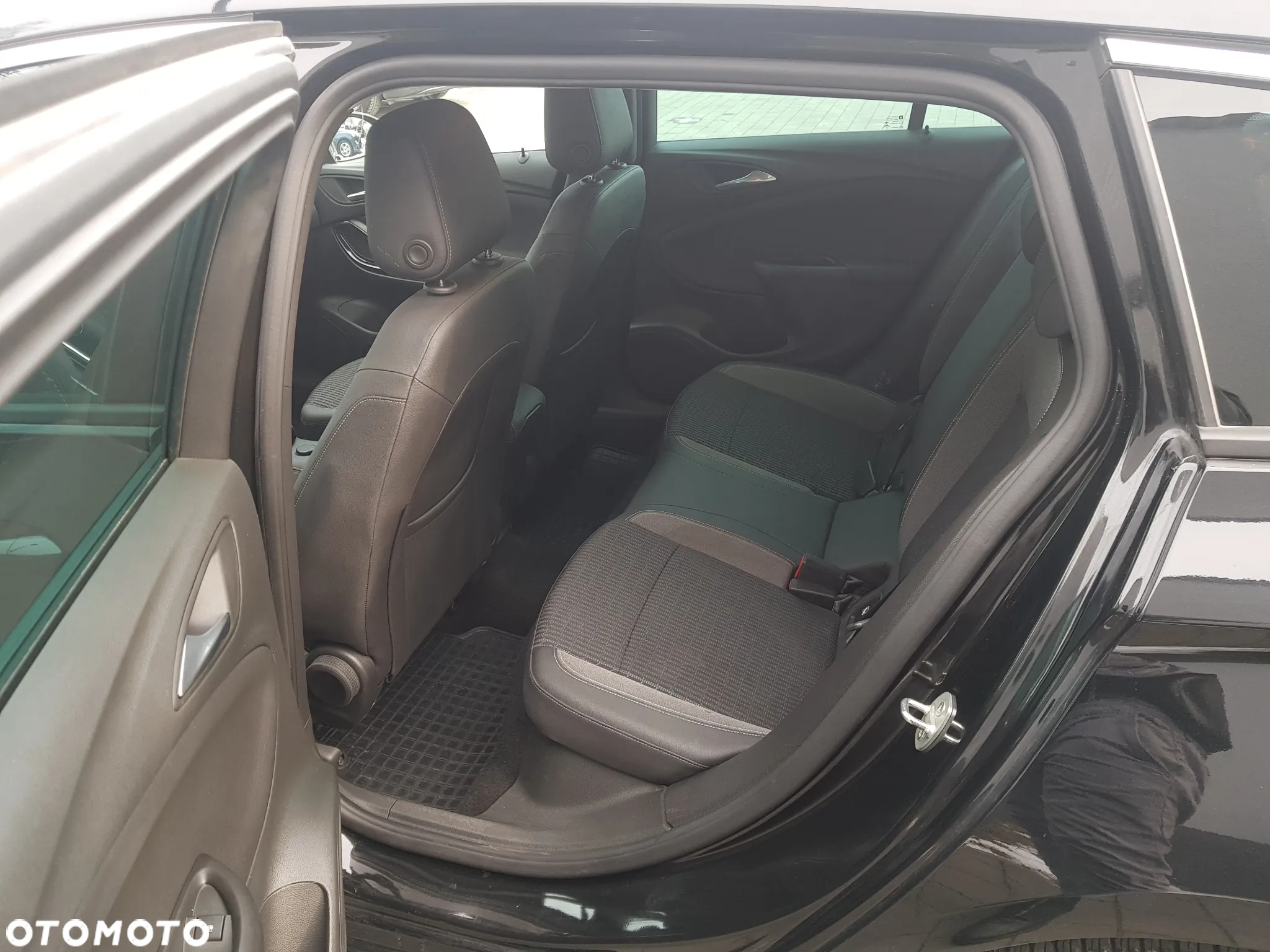 Opel Astra V 1.2 T Elegance S&S - 15