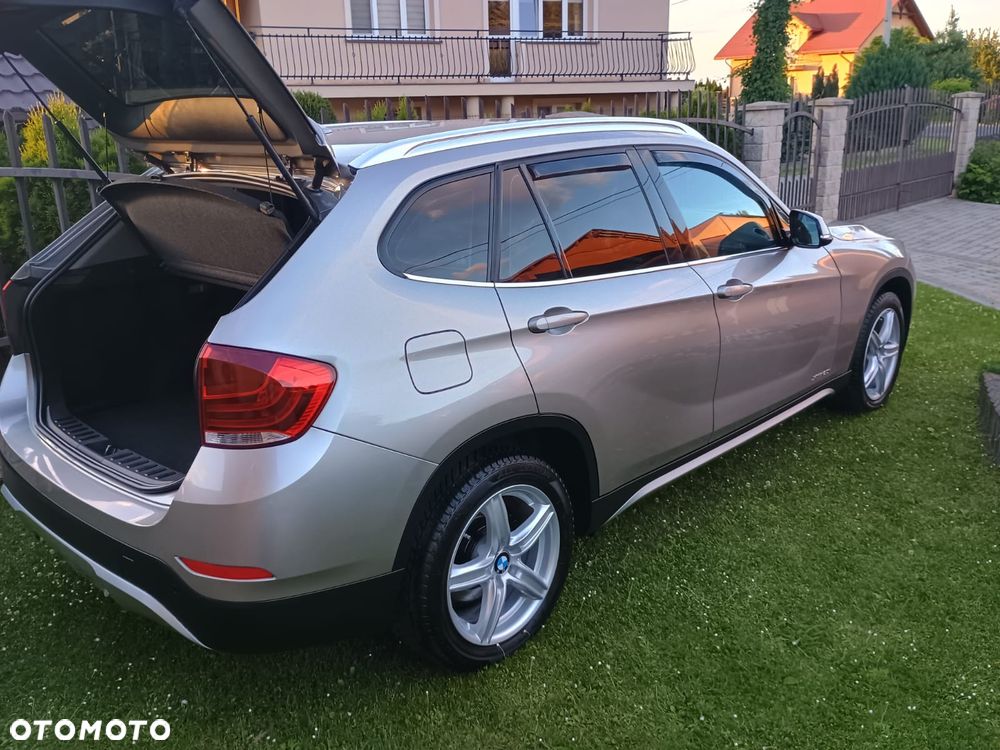 BMW X1 xDrive20i Sport Line - 11