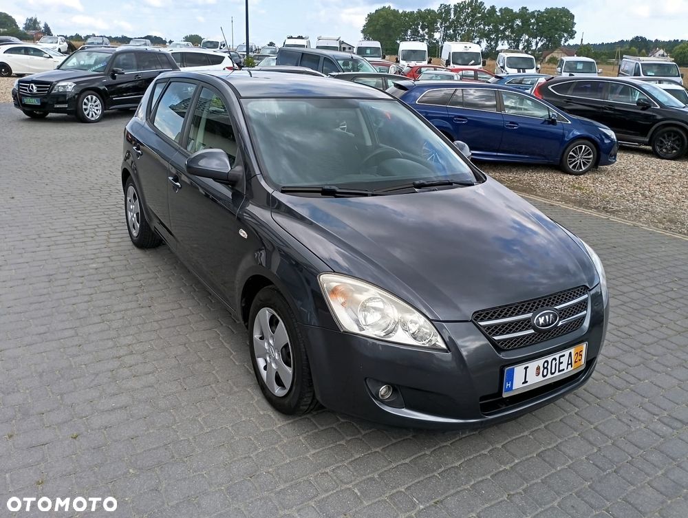 Kia Ceed 1.4 CVVT Attract - 12