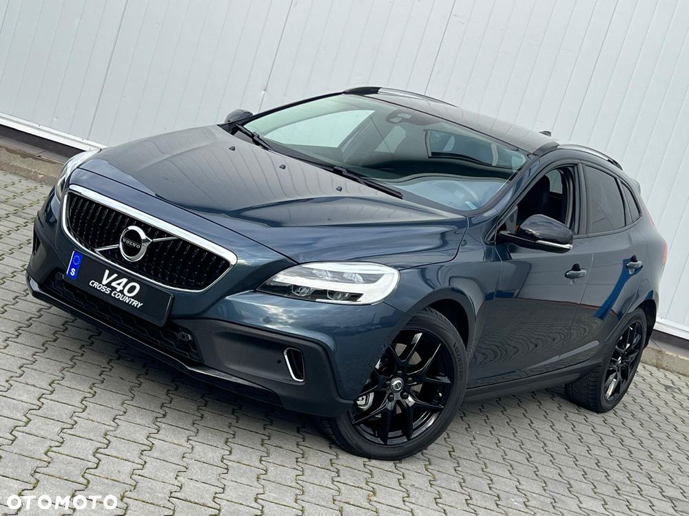 Volvo V40 Cross Country - 9