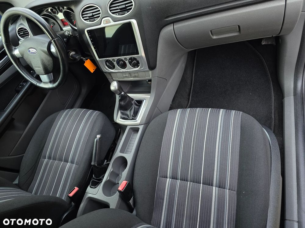 Ford Focus 1.6 16V Titanium - 31
