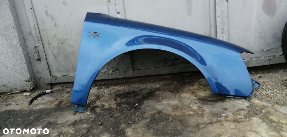 Błotnik Audi A4 B7 PRAWY PRZÓD LZ5C - 1