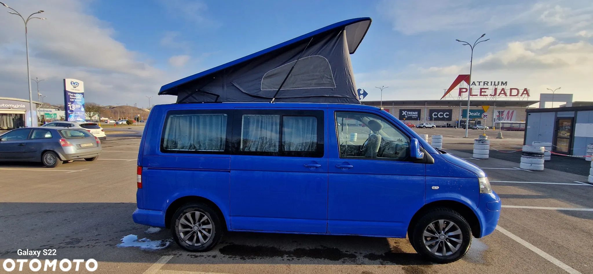 Volkswagen Caravelle - 1