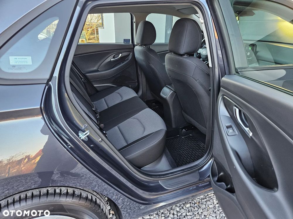 Hyundai i30 1.5 DPI Classic + - 18