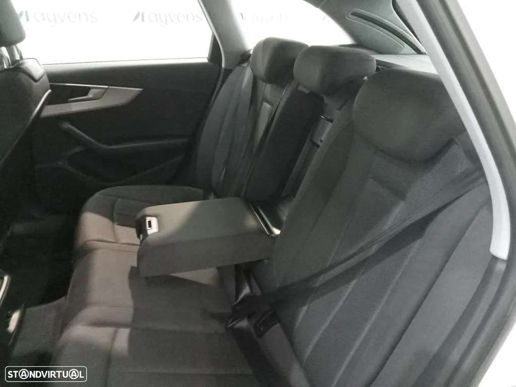 Audi A4 Avant 35 TDI S tronic - 12