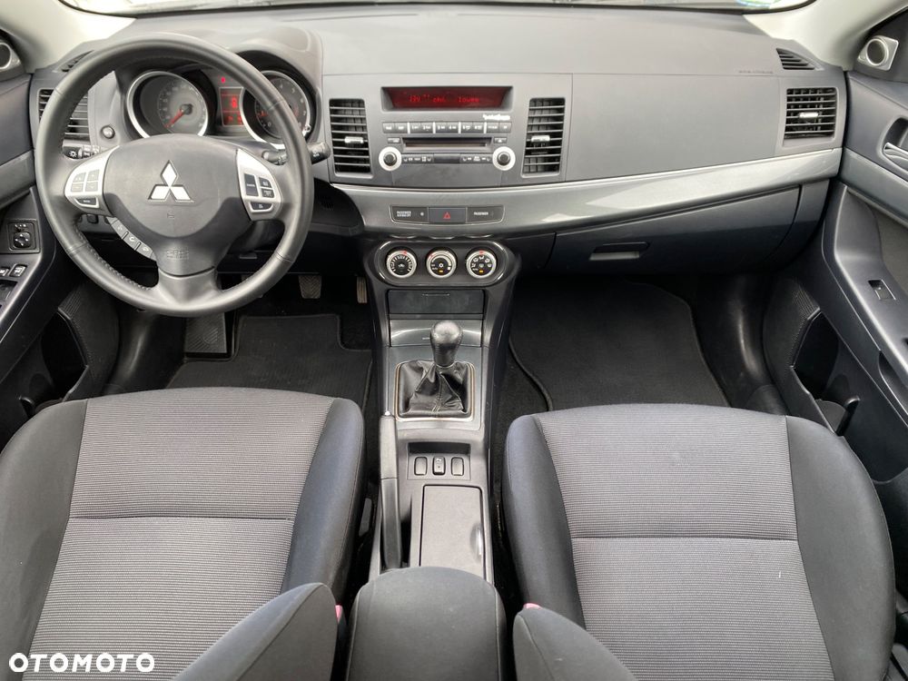 Mitsubishi Lancer 1.8 Intense - 8