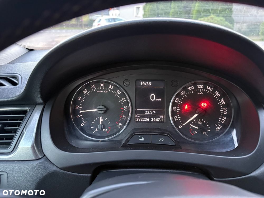 Skoda RAPID 1.6 TDI DPF Ambition - 9