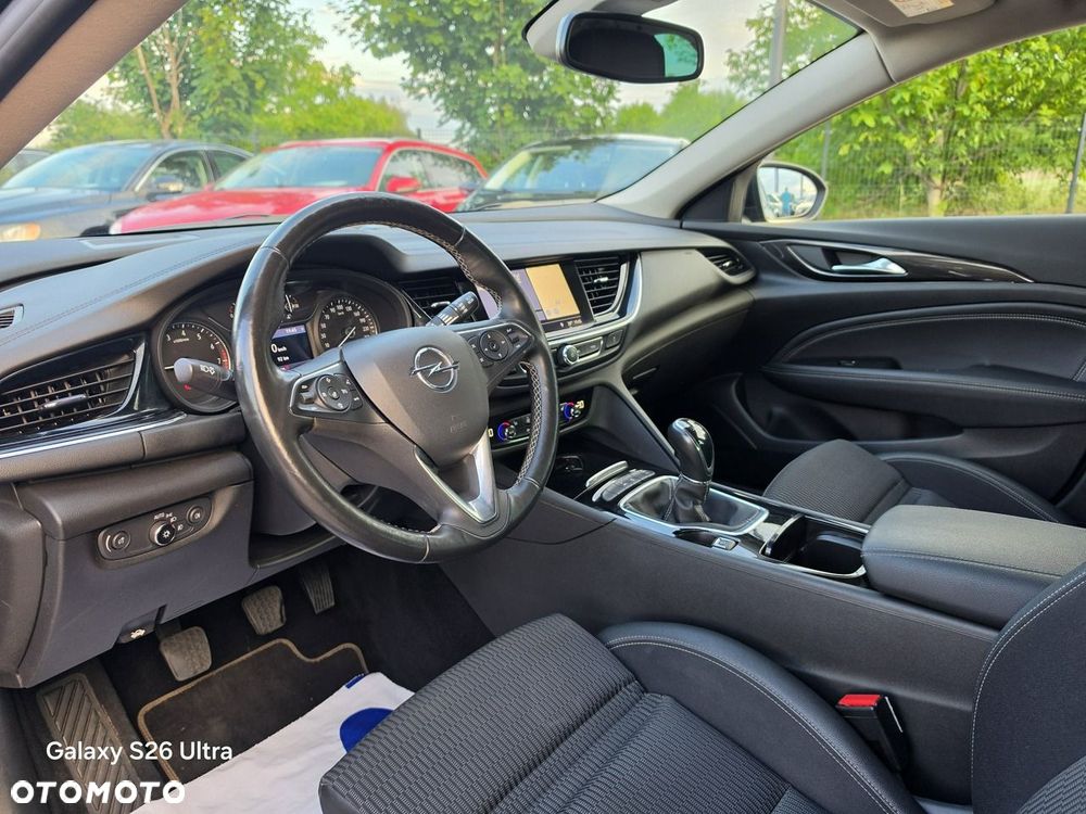 Opel Insignia - 25