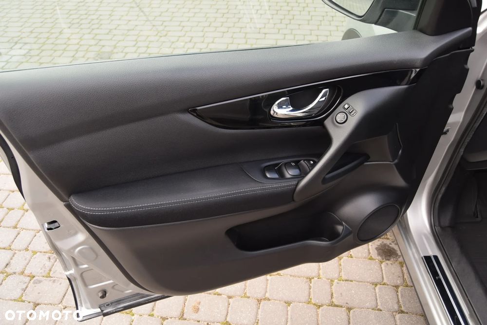 Nissan Qashqai 1.2 DIG-T N-Connecta - 26