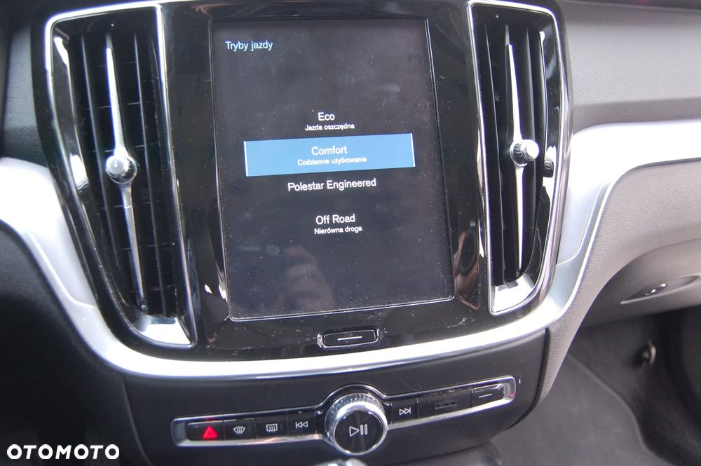 Volvo V60 Cross Country D4 AWD Geartronic Pro - 31