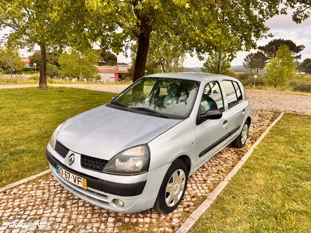 Renault Clio 1.2 16V S - 10