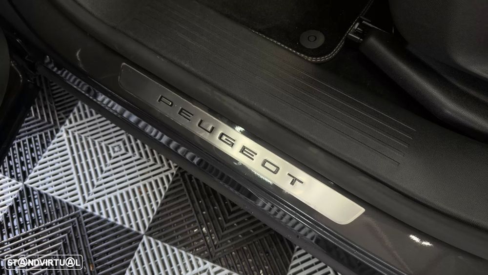 Peugeot E-3008 73 kWh GT - 23