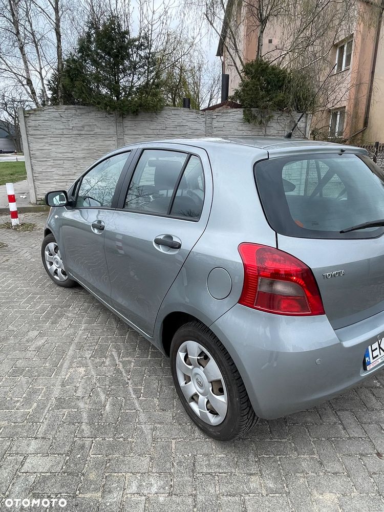 Toyota Yaris 1.3 Terra - 8