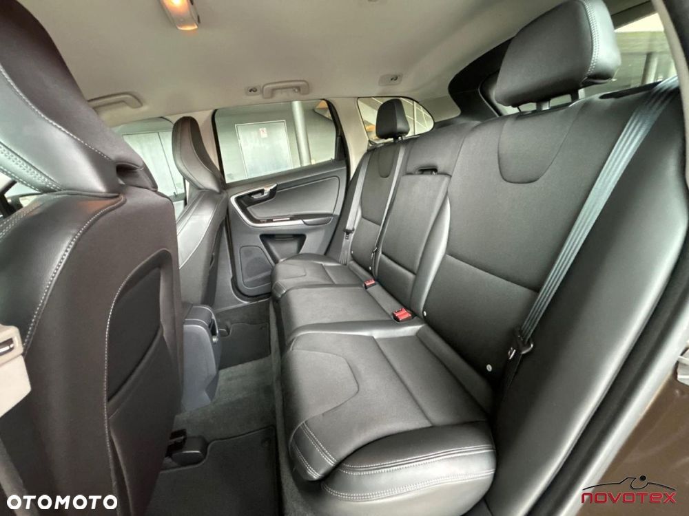 Volvo XC 60 D3 Geartronic Momentum - 26