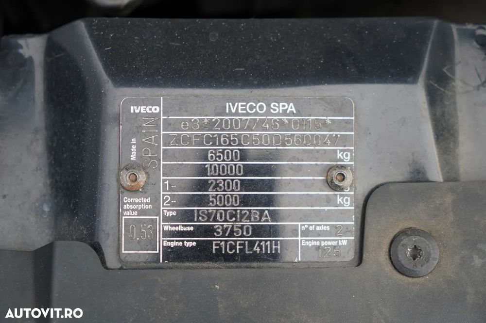 Iveco DAILY 65-170 / ȘASIU CU CABINĂ - 3,8 M / MANUALĂ / ROȚI SPATE DUBLE / 3 LOCURI / TAPIȚERIE DIN PIELE / IMPORTAT / - 35