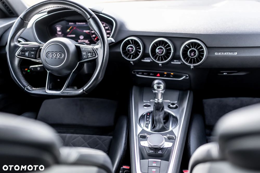 Audi TT Coupé - 17
