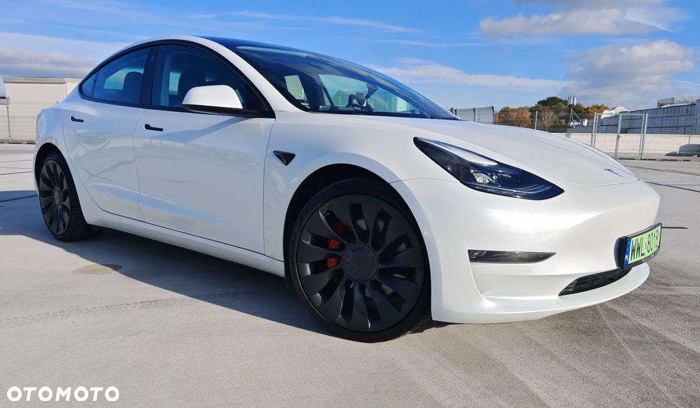 Tesla Model 3 - 3