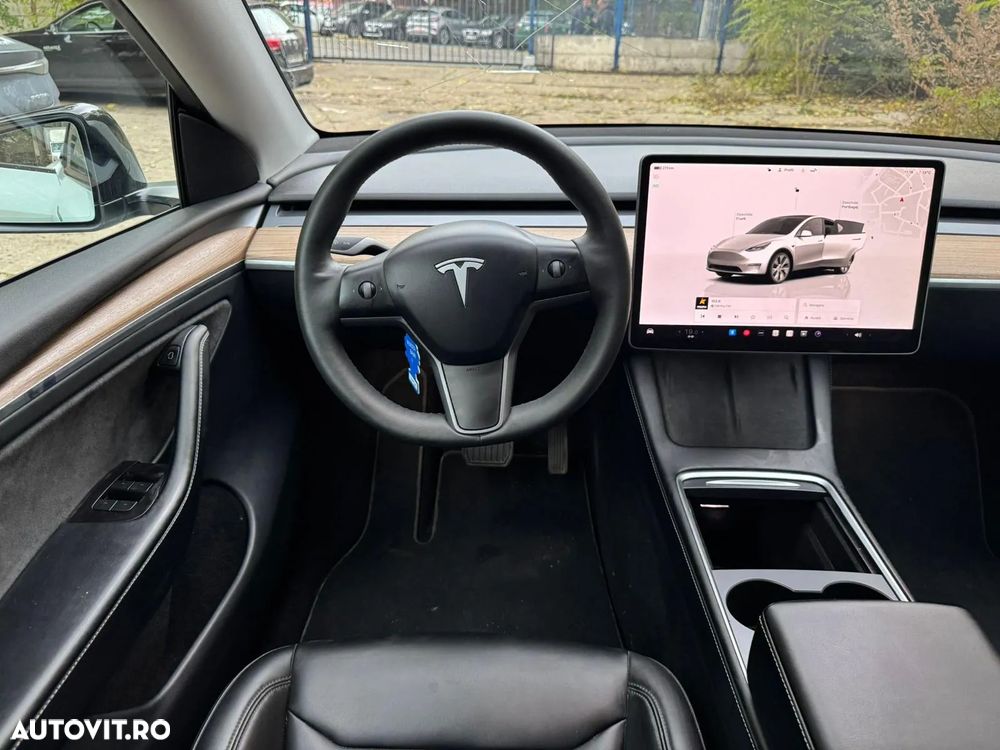 Tesla Model Y Long Range - 19