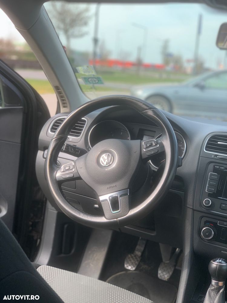 Volkswagen Golf 1.6 TDI DPF BlueMotion - 27