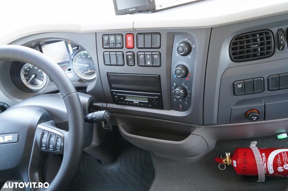 DAF LF 250 / 4X2 / LIVRARE - 7.30 + HDS HYVA HB 150XE3 / RADIOCOMANDĂ / ROTATOARE / MAX. CAPACITATE DE RIDICARE: 5200 KG / FURCĂ PENTRU PALEȚI / EURO 6 - 33