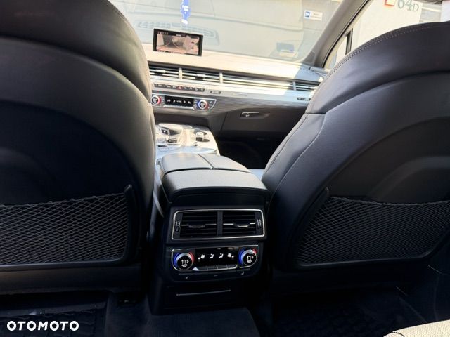Audi Q7 - 17