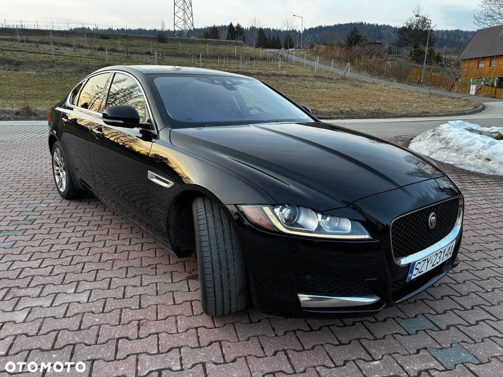 Jaguar XF 35t Prestige - 2