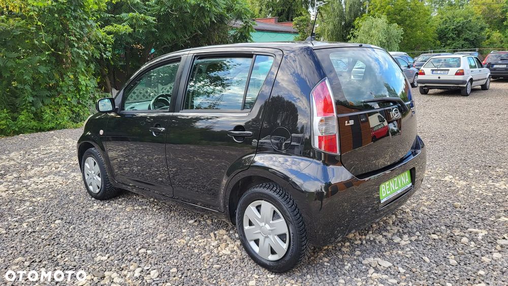 Daihatsu Sirion 1.3 - 9