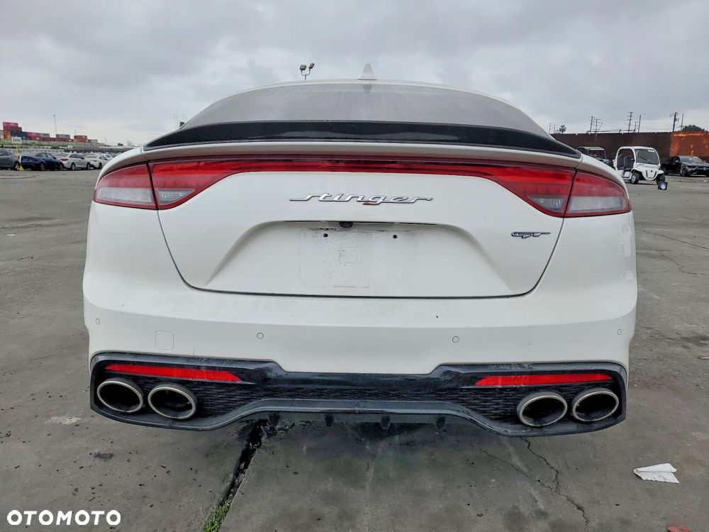 Kia Stinger - 7