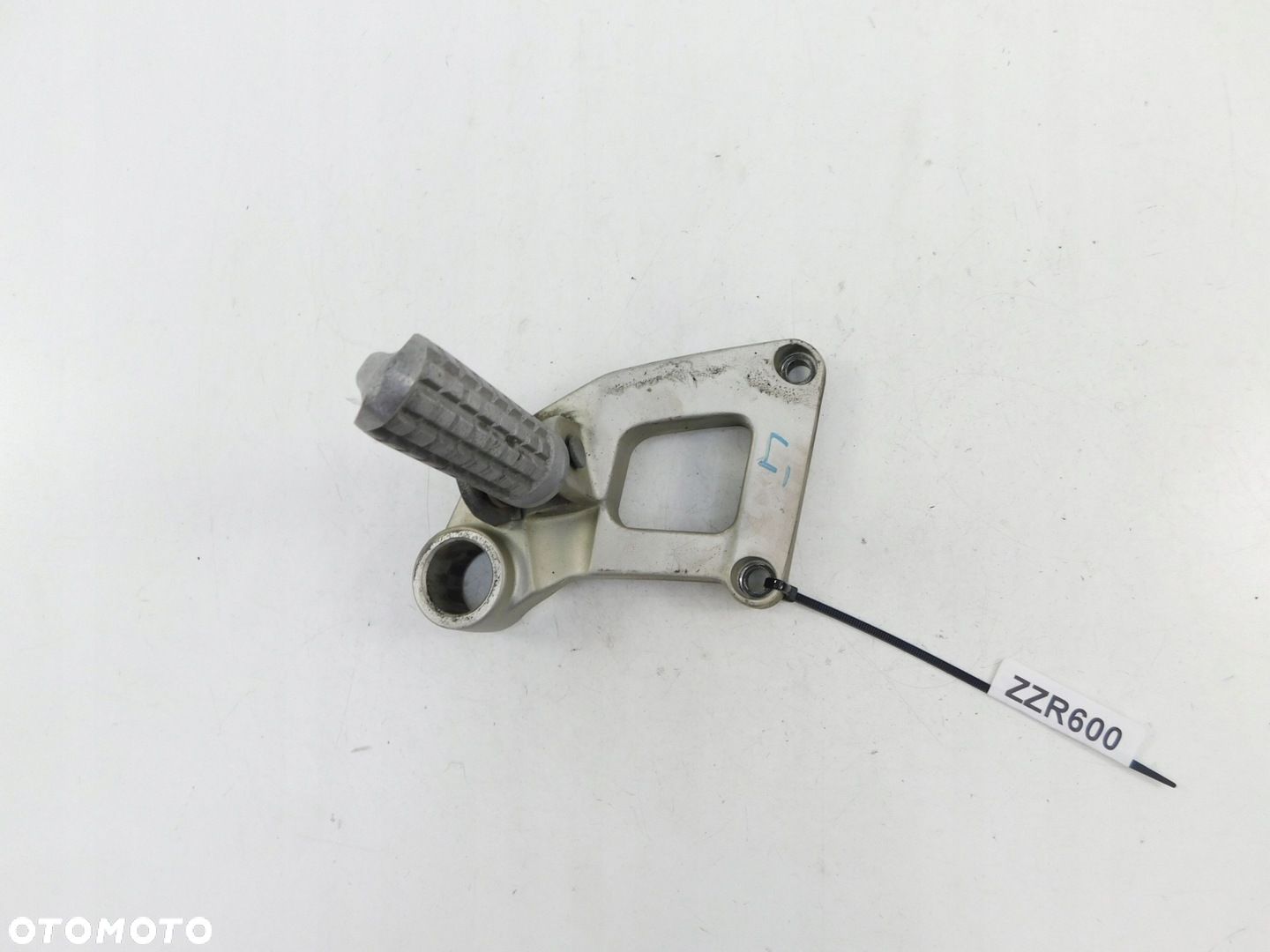KAWASAKI ZZR 600 SET PODNÓŻEK PASAŻERA LEWY - 1