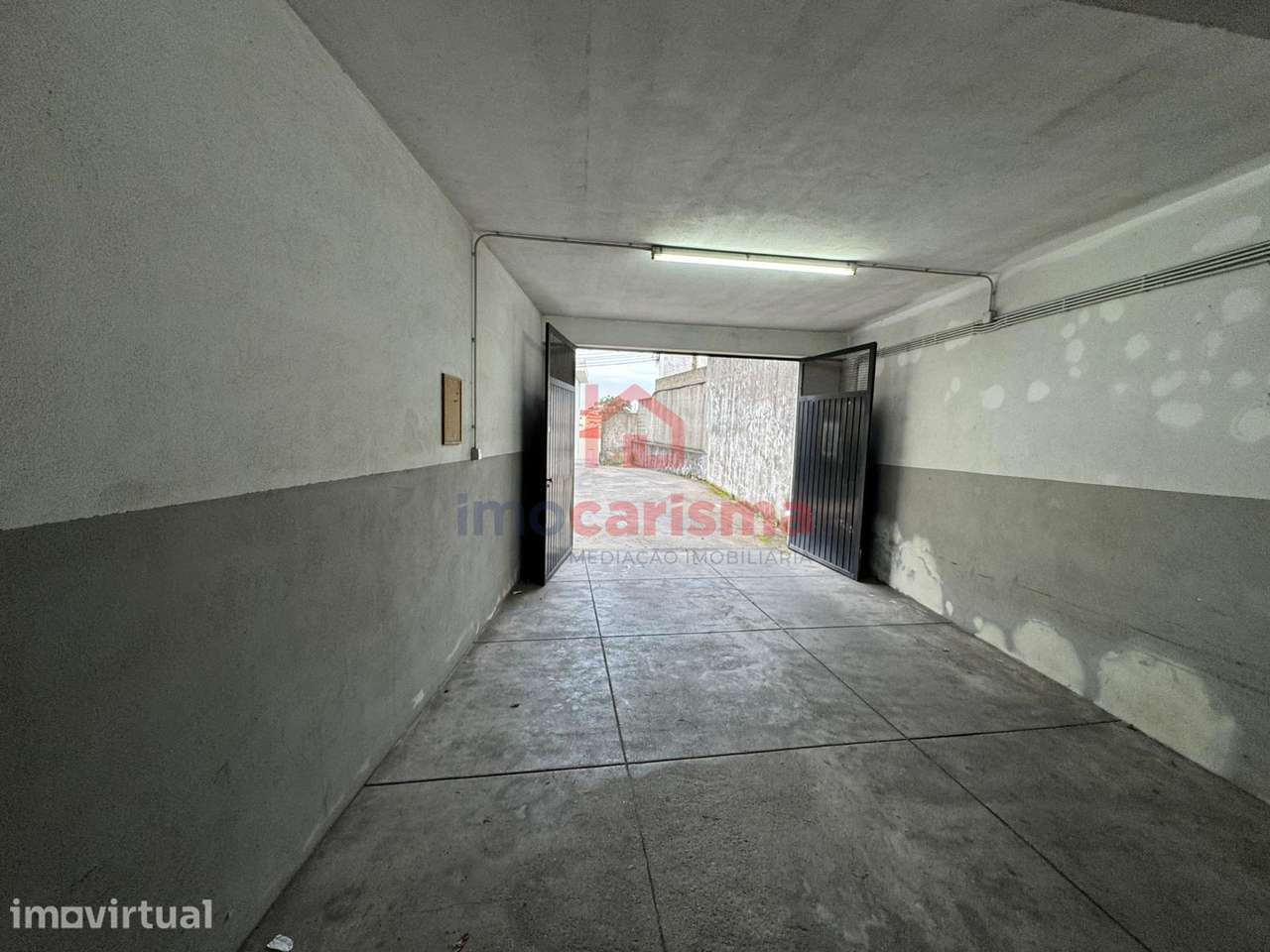 Garagem fechada com 13m2 para venda em Santo Tirso - Grande imagem: 5/5