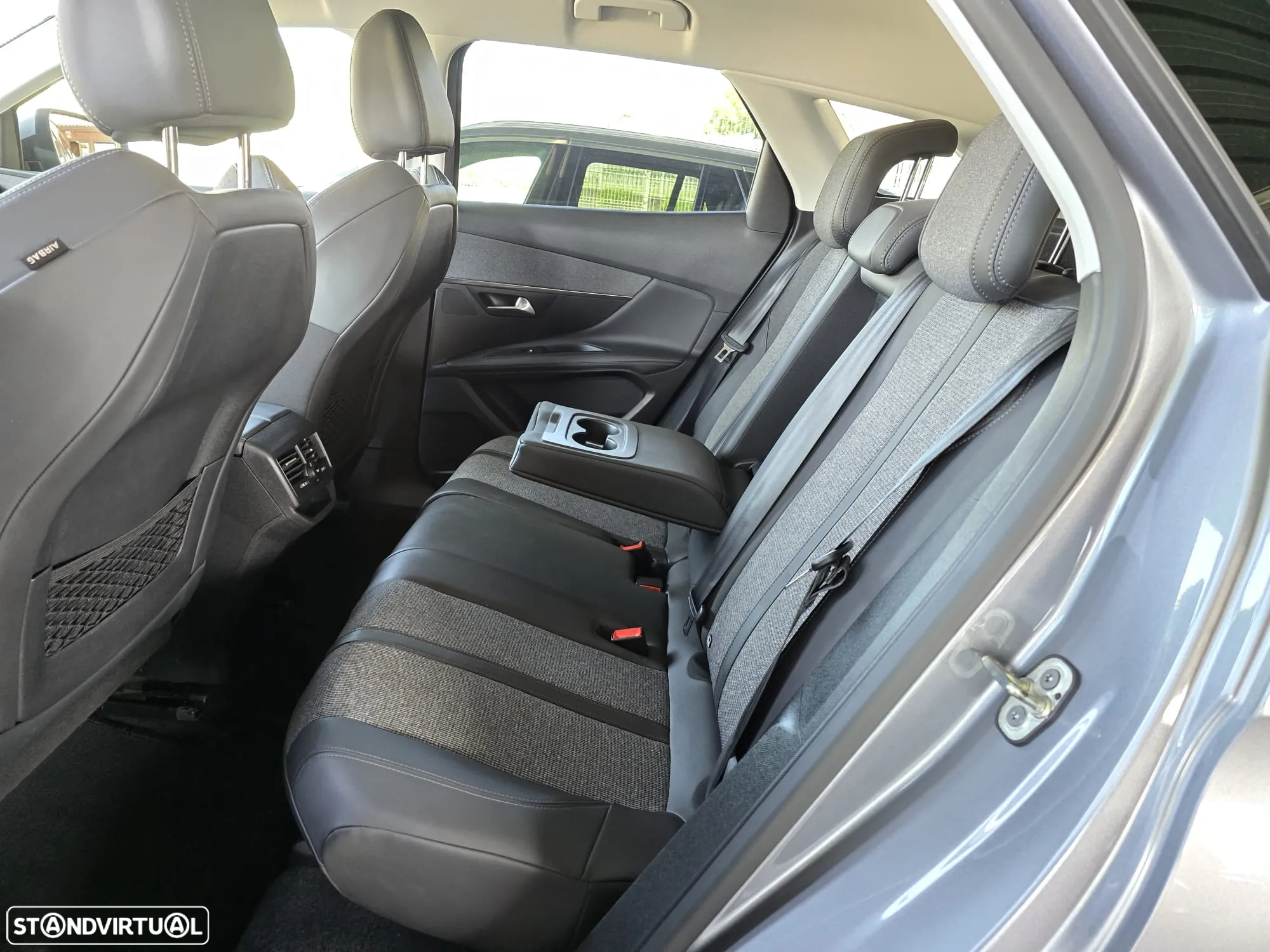 Peugeot 3008 1.5 BlueHDi Allure - 21