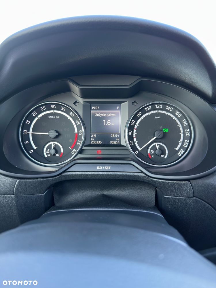 Skoda Octavia 2.0 TDI RS DSG - 14