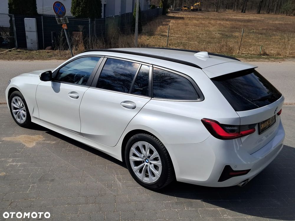 BMW Seria 3 318d Edition Luxury Line Purity - 12