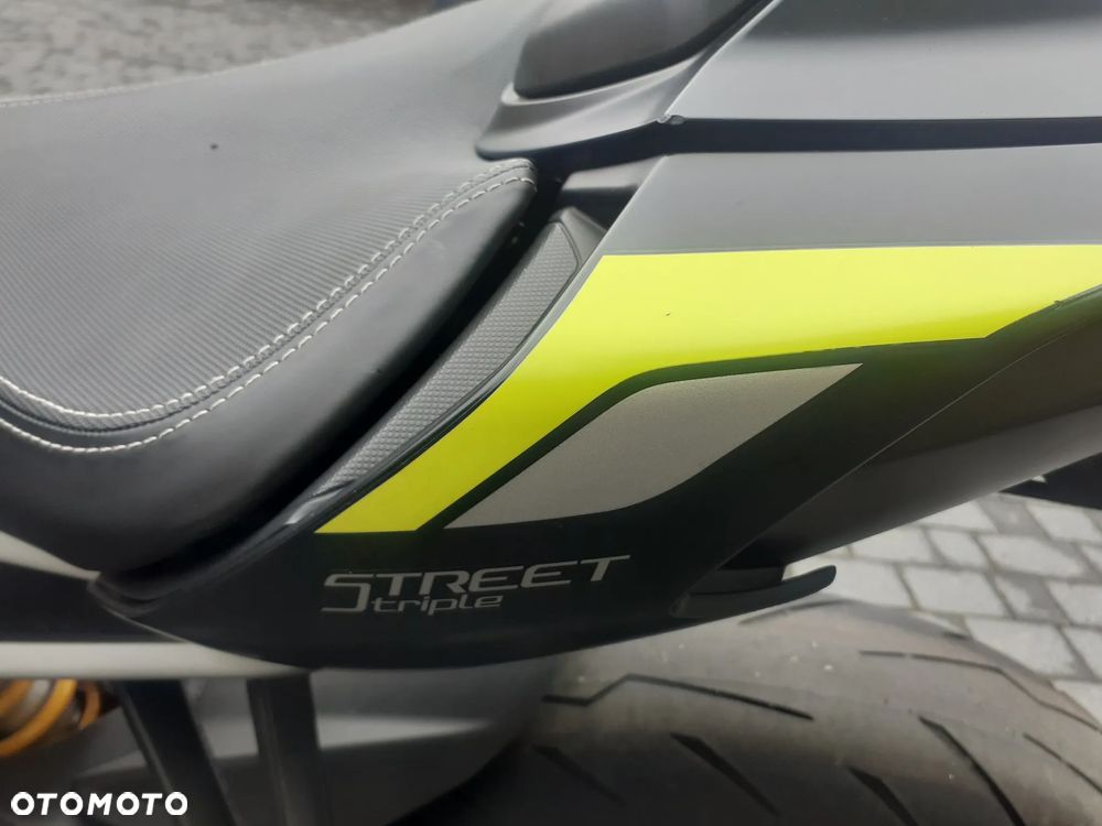 Triumph Street Triple - 23
