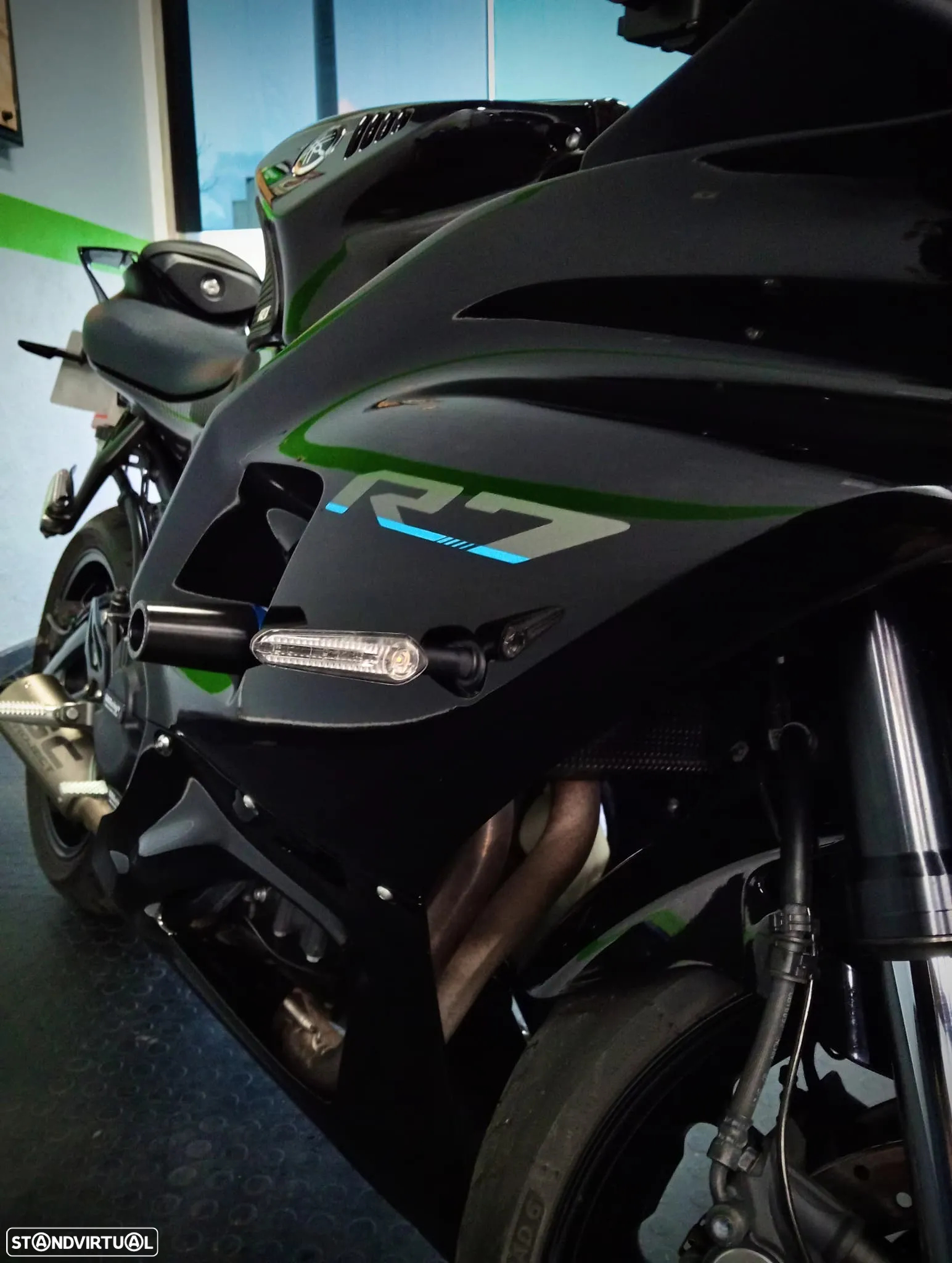 Yamaha R - 11