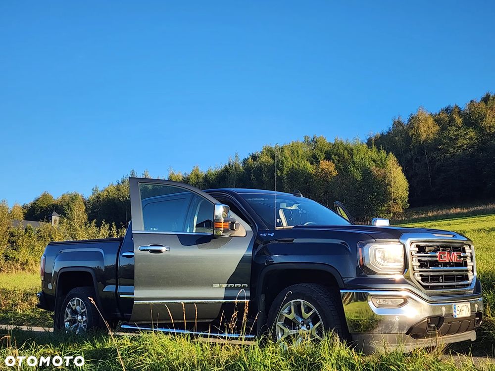 GMC Sierra - 1