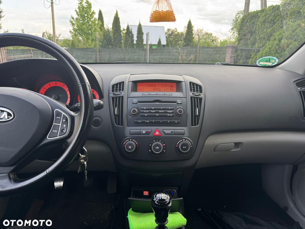 Kia Ceed 1.4 Comfort + - 12