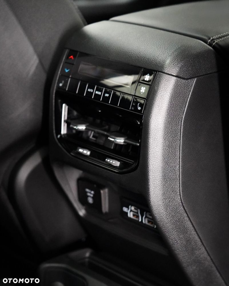 Jeep Grand Cherokee - 19