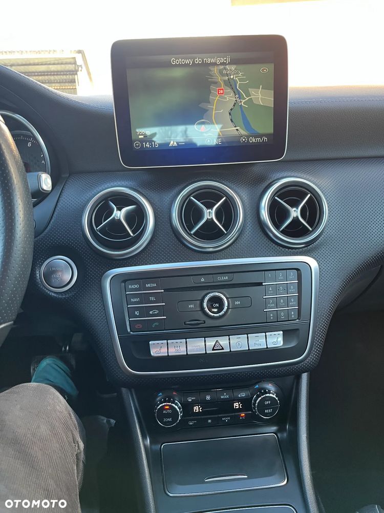 Mercedes-Benz Klasa A 220 4Matic 7G-DCT AMG Line - 11