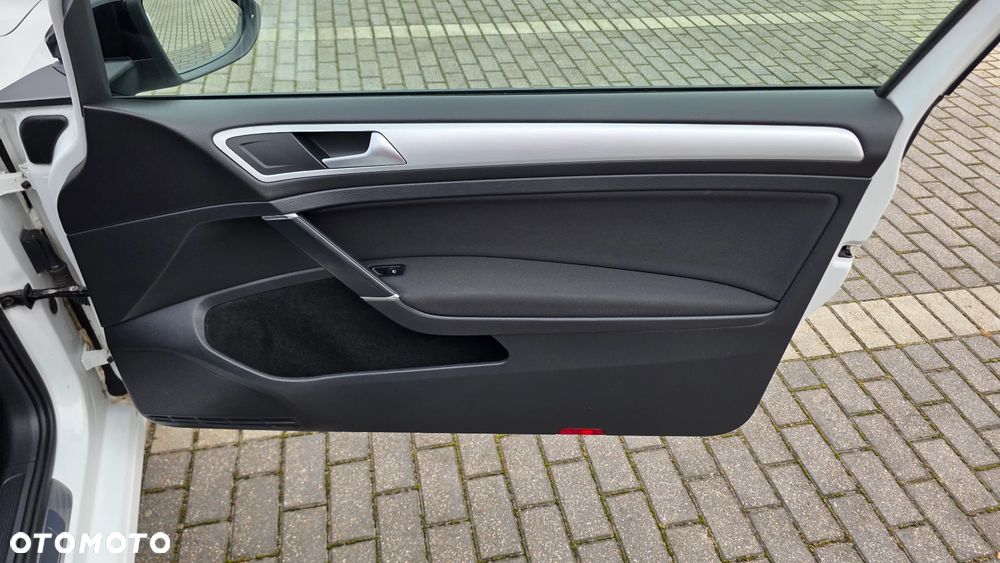 Volkswagen Golf - 18