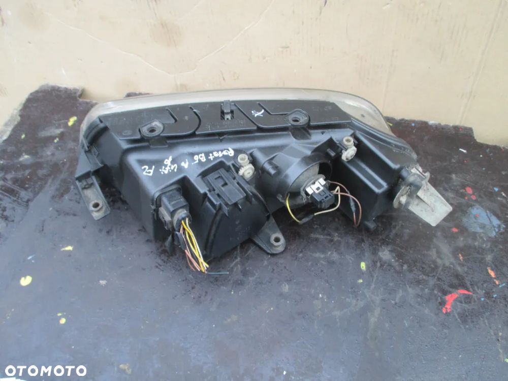 Lampa przód prawa Passat B5 LIFT  hella europa - 3